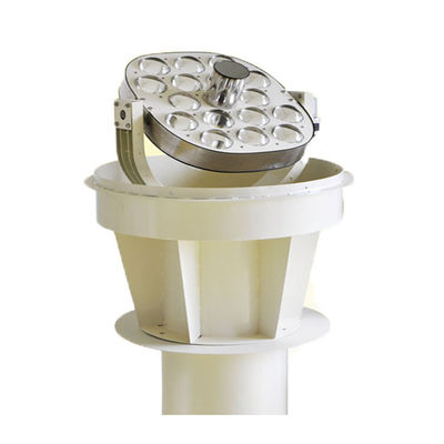 Солнечный освещая солнечный свет захватов направляет его через осветительную установку кабелей оптического волокна солнечную основанную на волокне